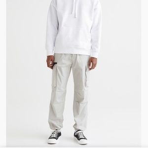 Relaxed fit green cargo pants